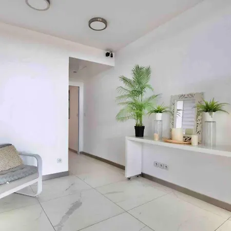 Discreet & Luxurious - Lille