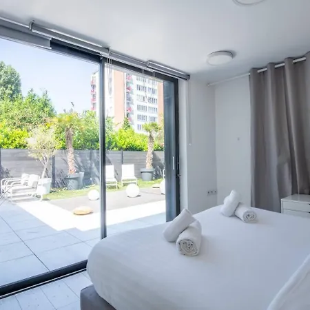 Discreet & Luxurious - Lille Villa *