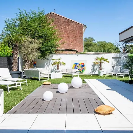 Discreet & Luxurious - Lille