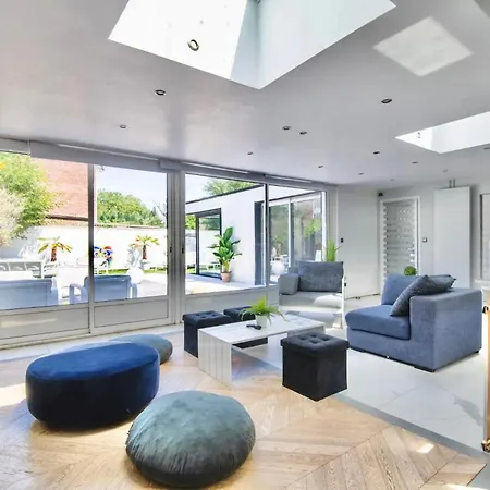 Discreet & Luxurious - Lille Villa *
