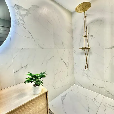 Discreet & Luxurious - Lille Villa *